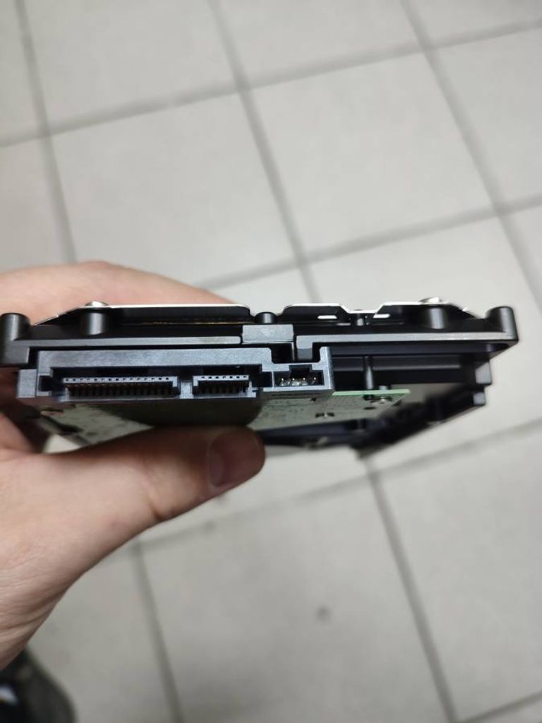 Дешево Seagate skyhawk 4 tb з ломбарду