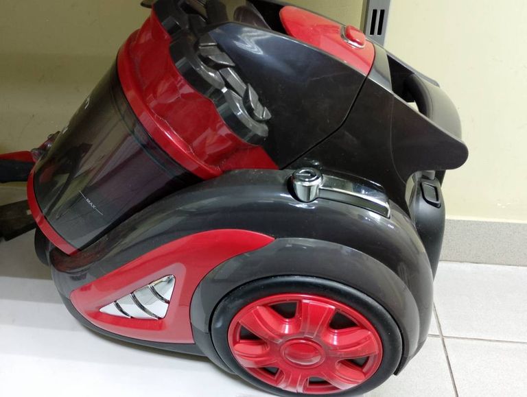 Купити Liberton LVC-2050C Red Б/У