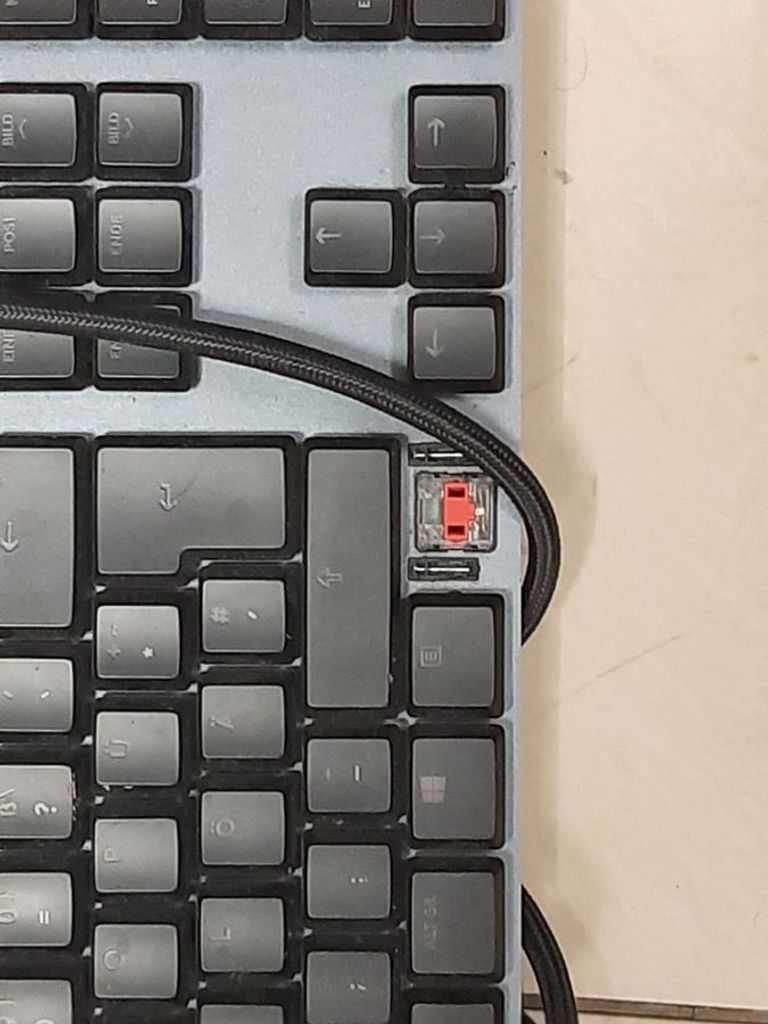 Дешево Logitech g815 linear rgb з ломбарду