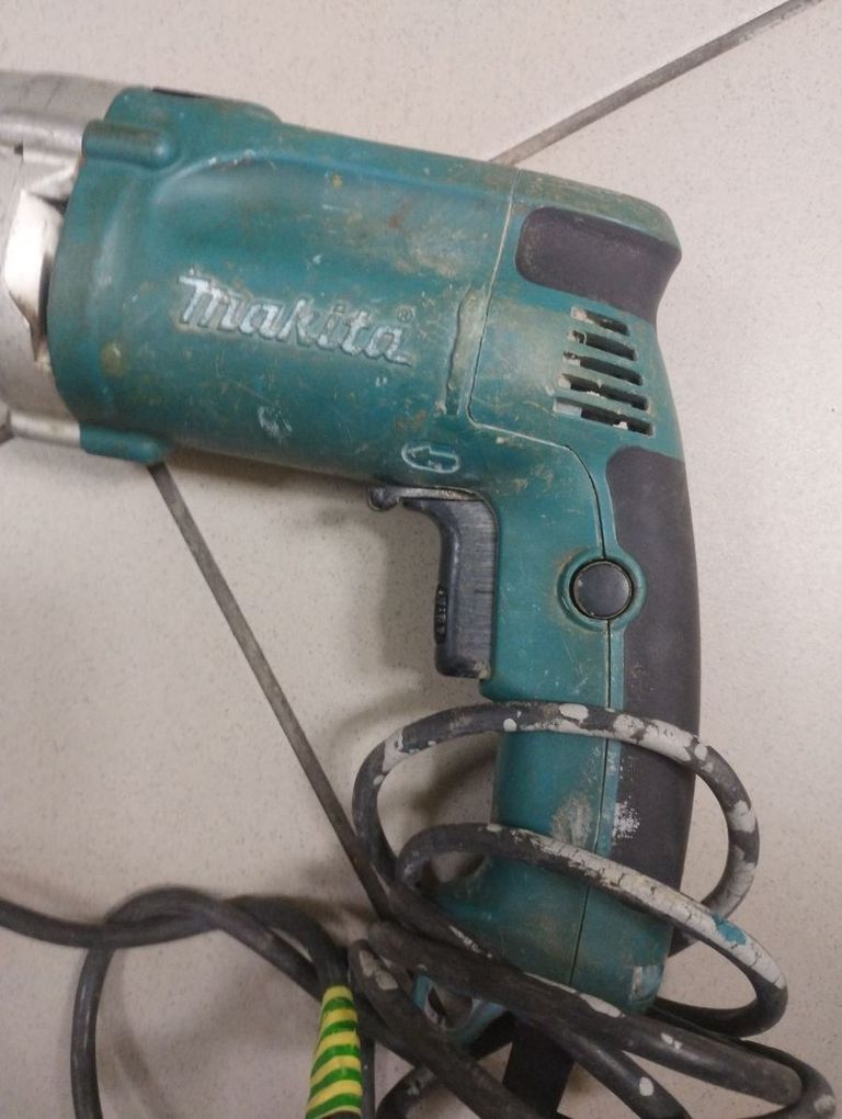 Дешево Makita hp 2050 з ломбарду