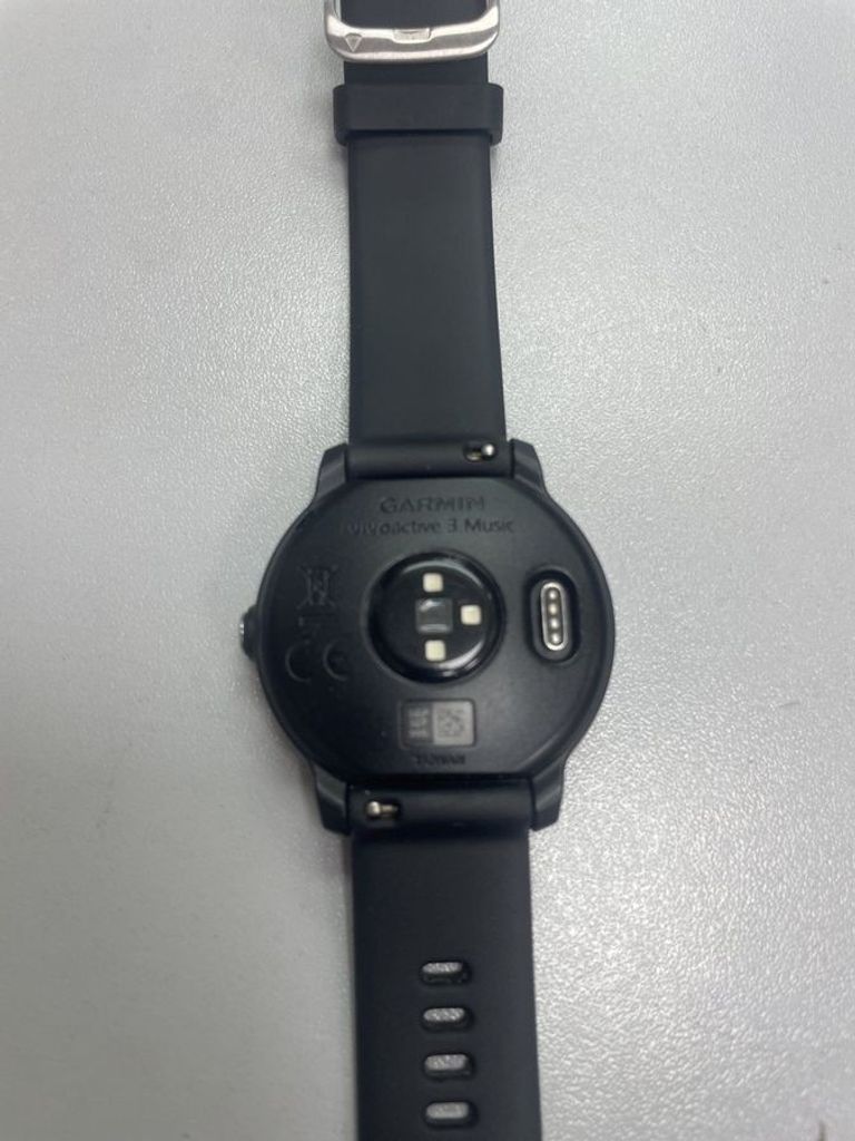 Дешево Garmin vivoactive 3 music з ломбарду