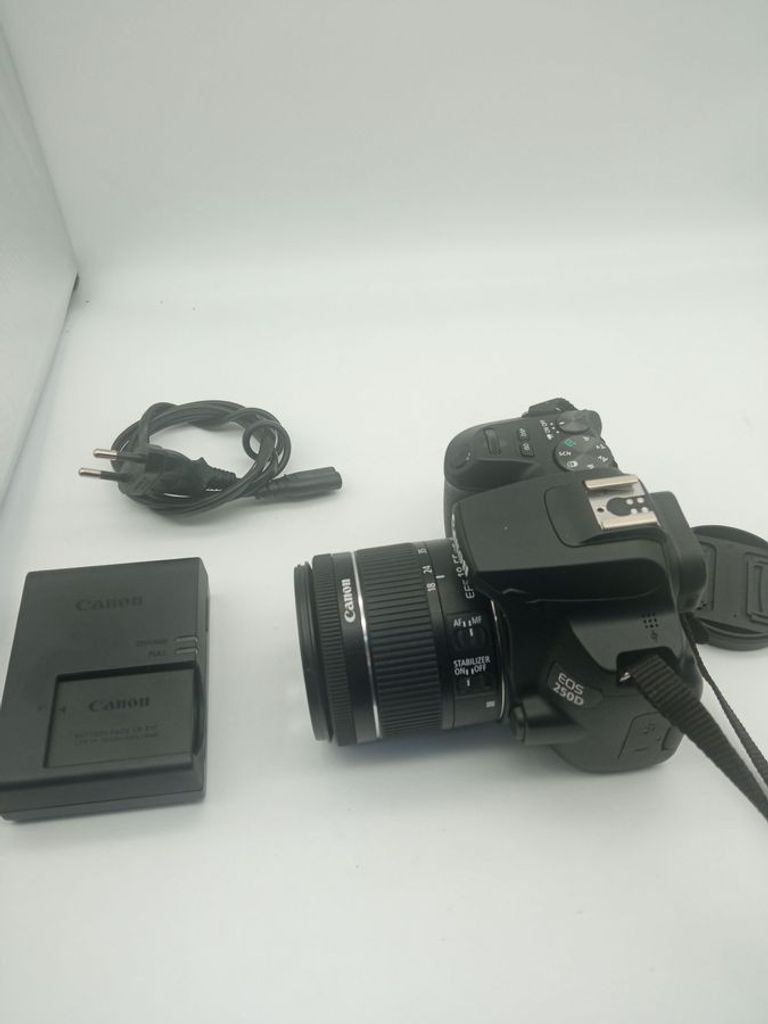 Оголошення Canon EOS 250D kit (18-55mm) EF-S IS STM Silver (3461C003) Б/У