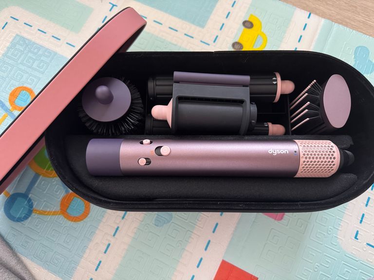 Купить Dyson Airwrap i.d. Multi-Styler and Dryer Straight to Wavy Jasper Plum (599021-01) Б/У