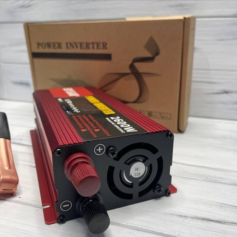 Дешиво Eryuan 2600W LCD DC/AC 12V-220V с ломбарда