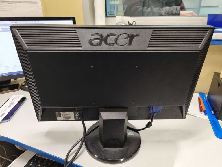 Дешево Acer v193hq з ломбарду