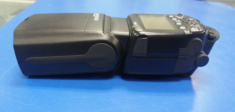 Canon Speedlite 600EX RT Код:01-200809866. Изображение 8