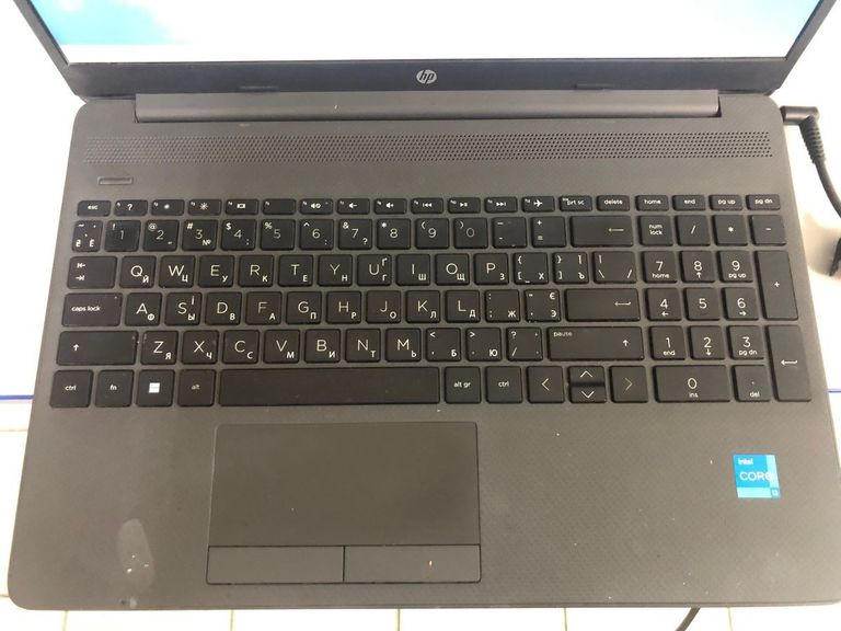 Объявление Hp 15/core i3-1215u ddr5/8gb ddr5/hdd *відсутній/ssd 256 gb/*інтегрована Б/У