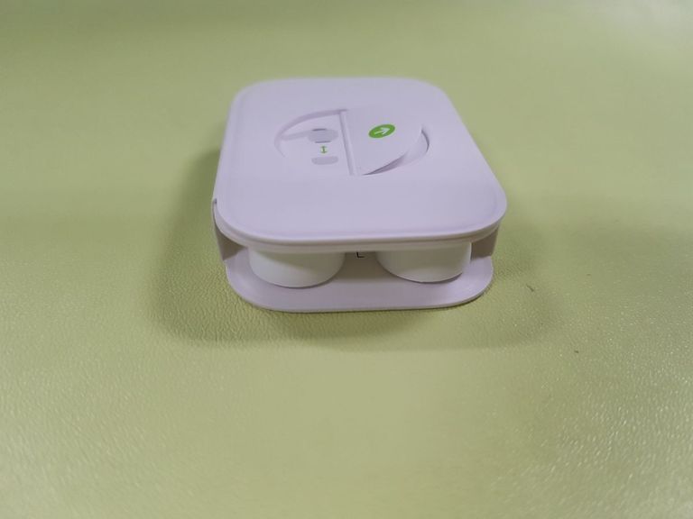 Apple airpods pro 2nd generation with magsafe charging case usb-c Код:01-200810599. Зображення 6