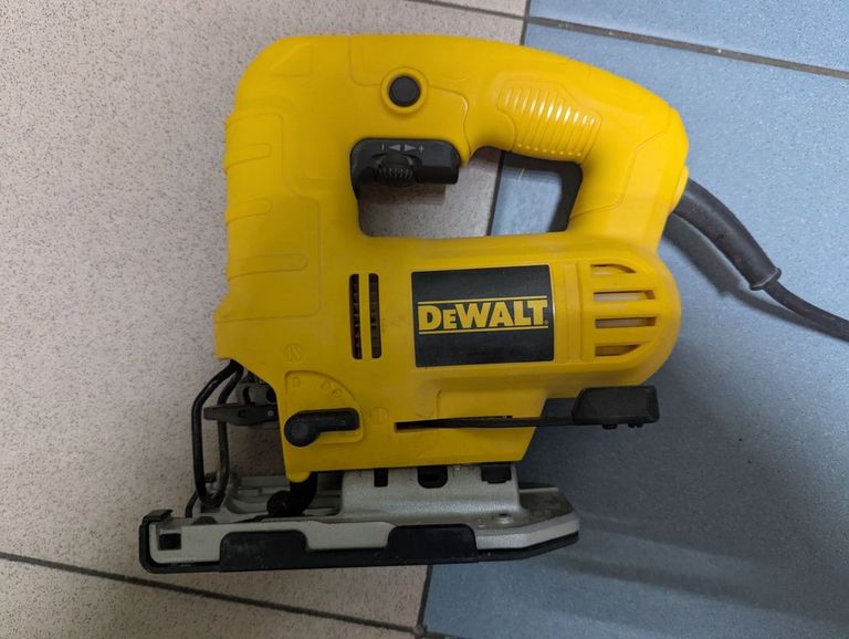 Купити Dewalt dwe 249-ks Б/У