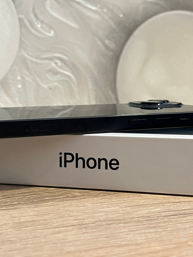 Купити Apple iPhone 13 128GB Midnight (MLPF3) Б/У