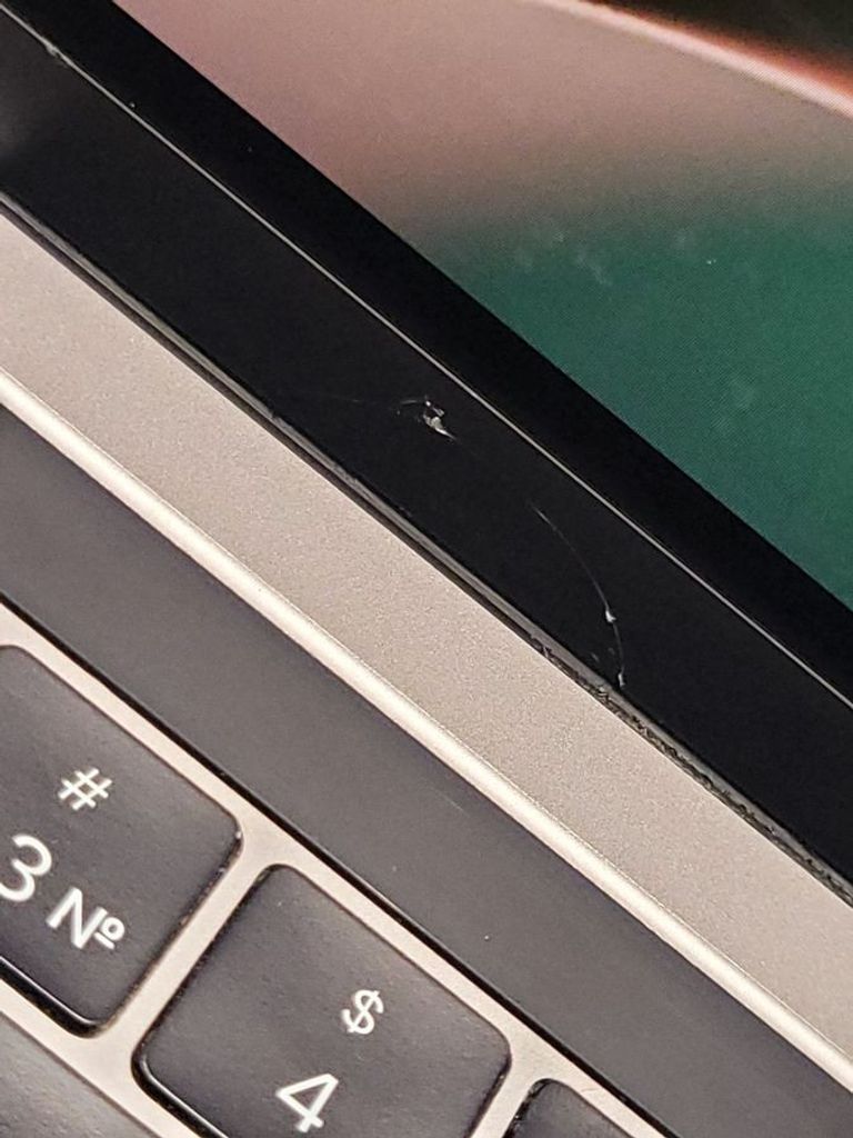 Дешево Apple macbook pro 13.3/ core i7 3.3ghz/ ram16gb/ ssd512gb/ intel iris 550/ touch bar з ломбарду