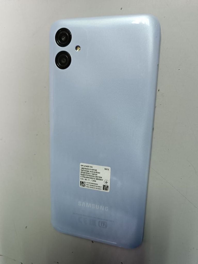 Дешево Samsung galaxy a04e a042f 3/32gb з ломбарду