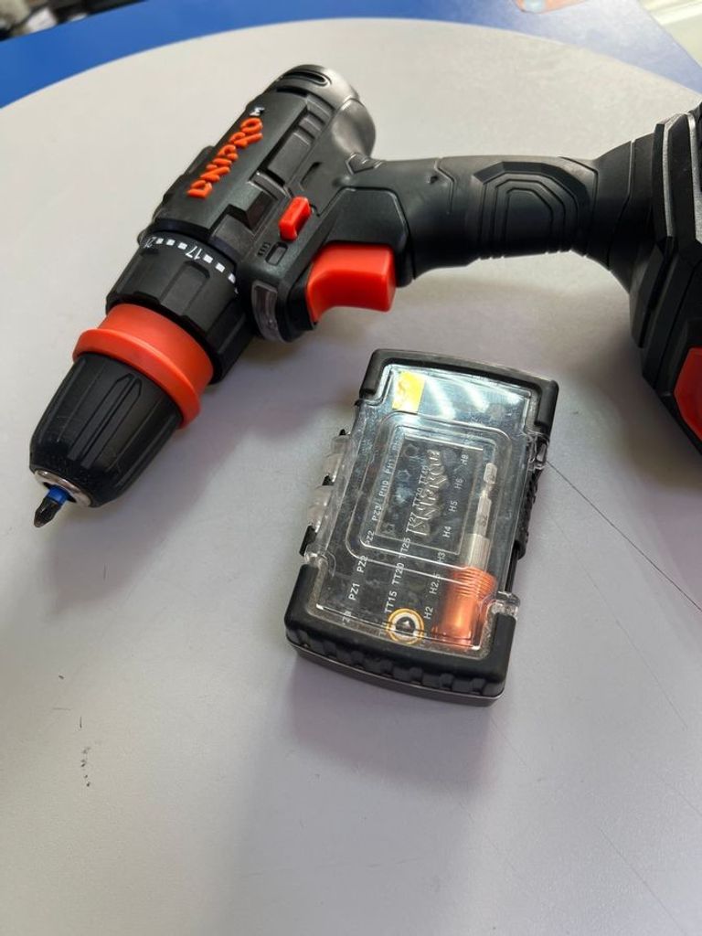 Дешиво Dnipro-M cd-218q 1акб 2ah зп с ломбарда