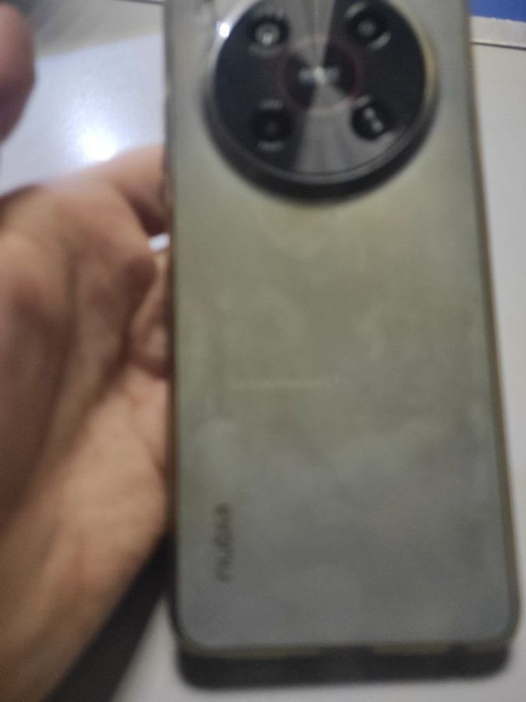 Оголошення Zte Nubia V70 Max 6/128GB Gray Б/У