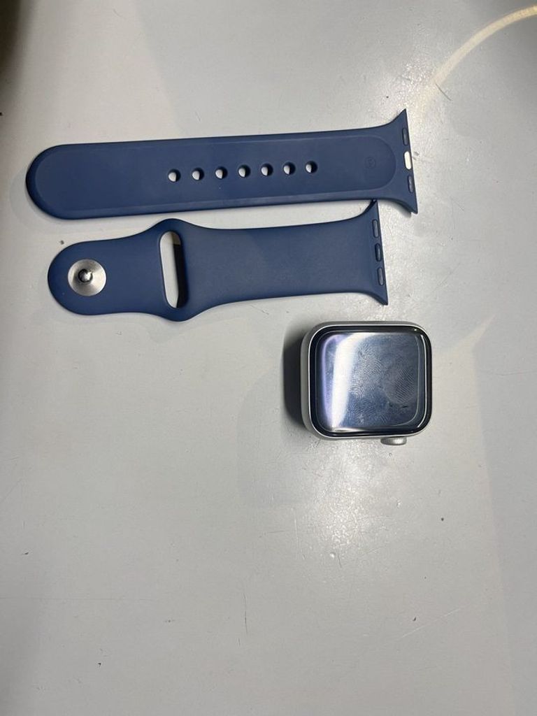 Дешево Apple watch se 2 gps 40mm aluminium case з ломбарду