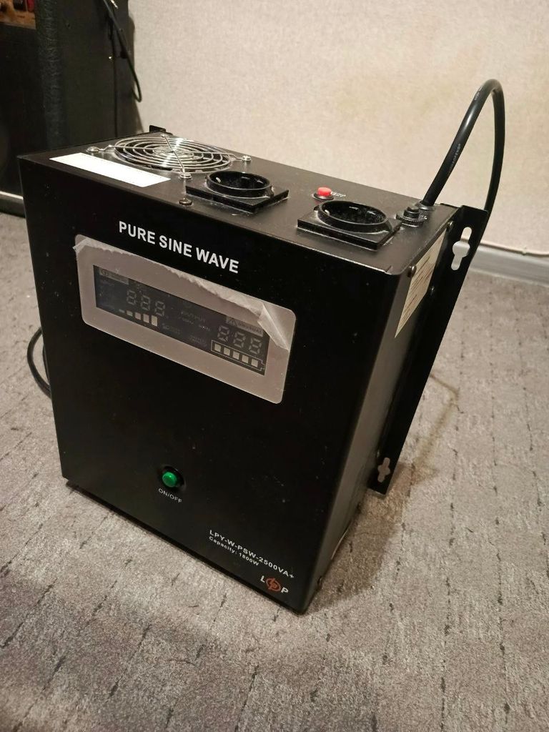 Дешиво LogicPower LPY-PSW-2500VA+ (1800Вт) с ломбарда