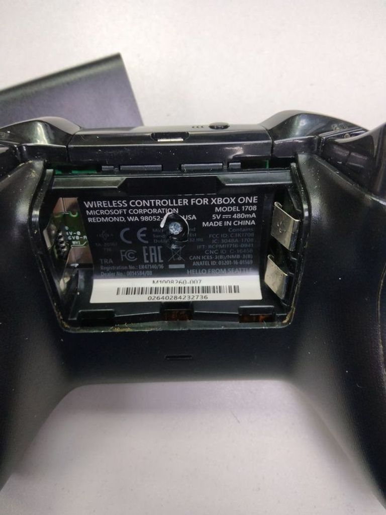 Дешиво Microsoft xbox wireless controller 1708 с ломбарда