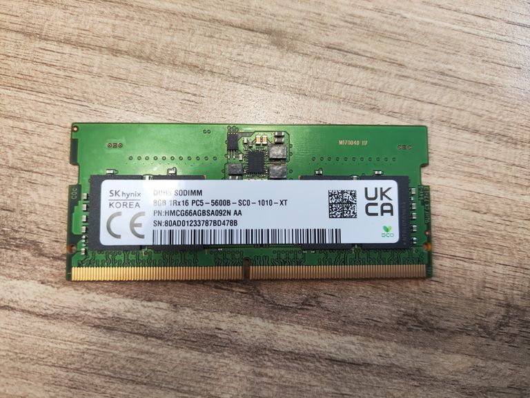 Купить Sk hynix 8 GB SO-DIMM DDR5 5600 MHz (HMCG66AGBSA092N) Б/У