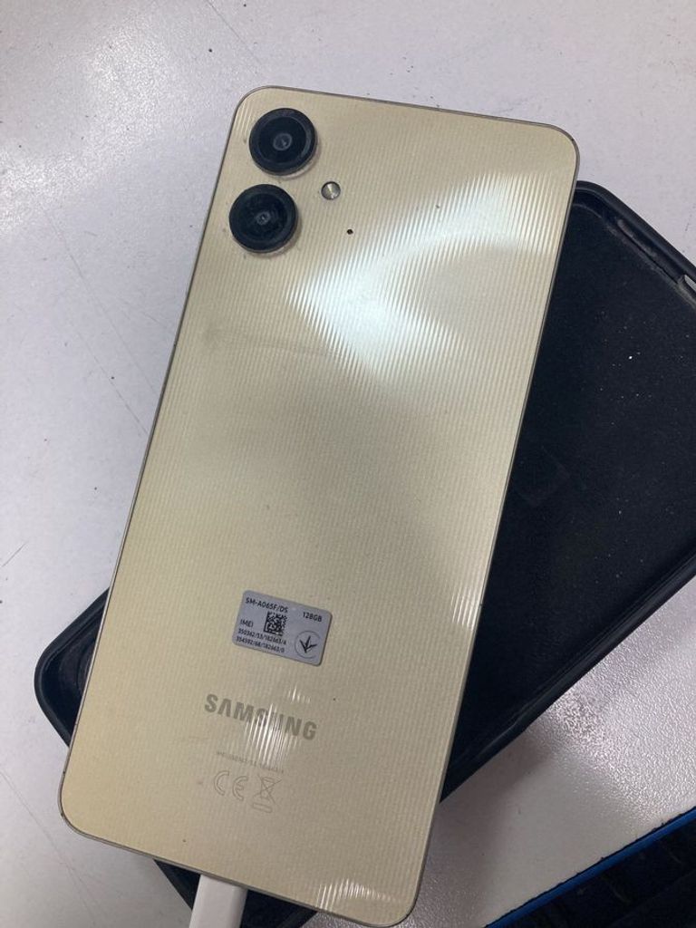 Оголошення Samsung galaxy a06 4/128gb Б/У