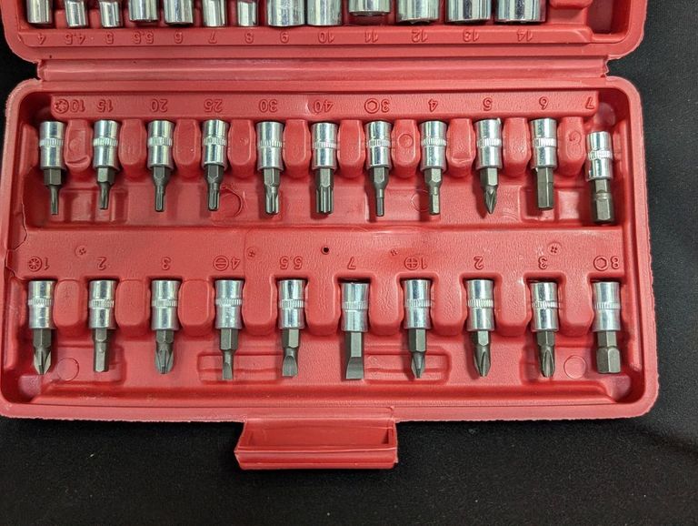 Дешево Без Виробника 46 предметів з ломбарду