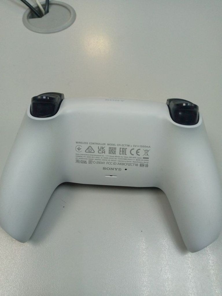 Дешиво Sony DualSense Black с ломбарда