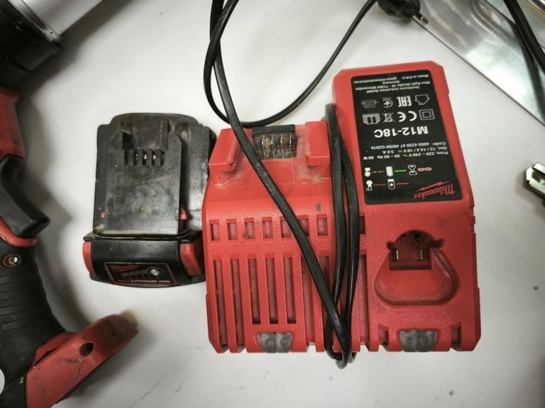 Дешево Milwaukee C18PCG/600A-0B з ломбарду