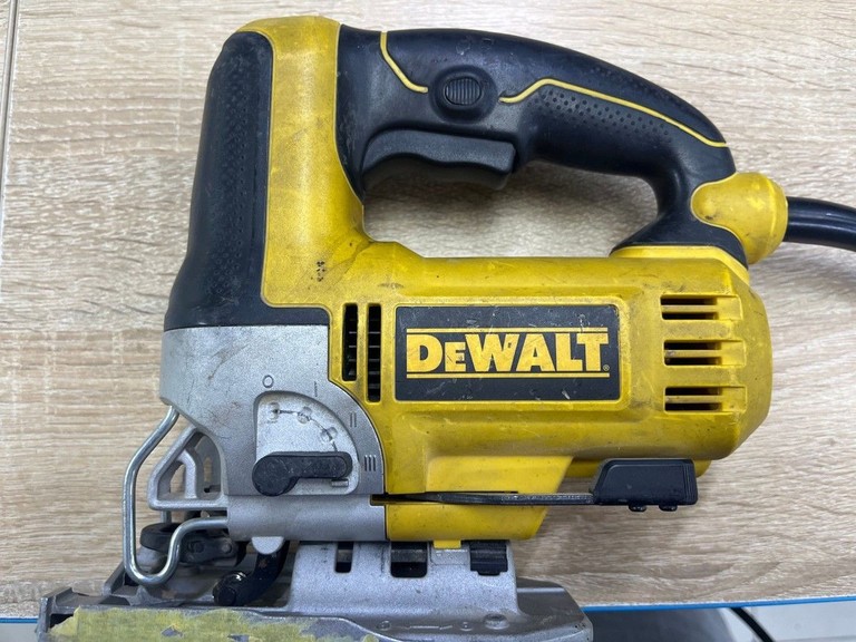 Дешиво Dewalt DW349 с ломбарда