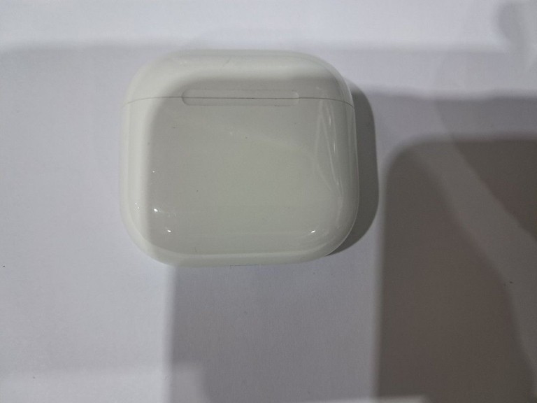 Купить Apple airpods 4 Б/У