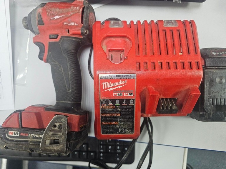 Milwaukee m12 fuel 2504-20 + impact driver 2553-20 + 1 акб 4ah +1 акб 2ah + зп Код:01-200932051. Зображення 6