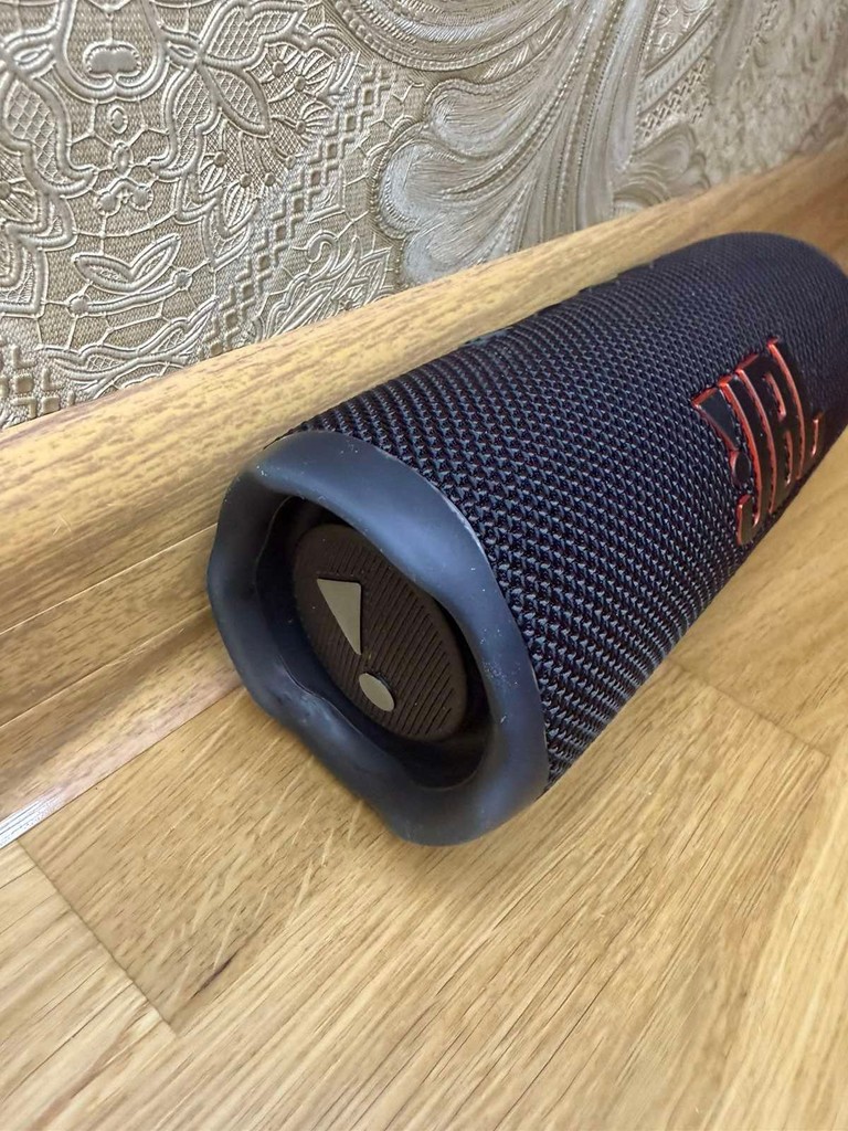 Дешево Jbl Flip 6 Black (JBLFLIP6BLK) з ломбарду