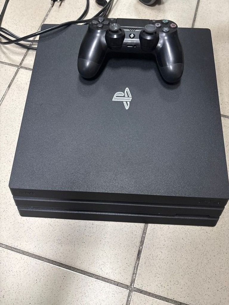 Купити Sony playstation 4 pro 1tb Б/У