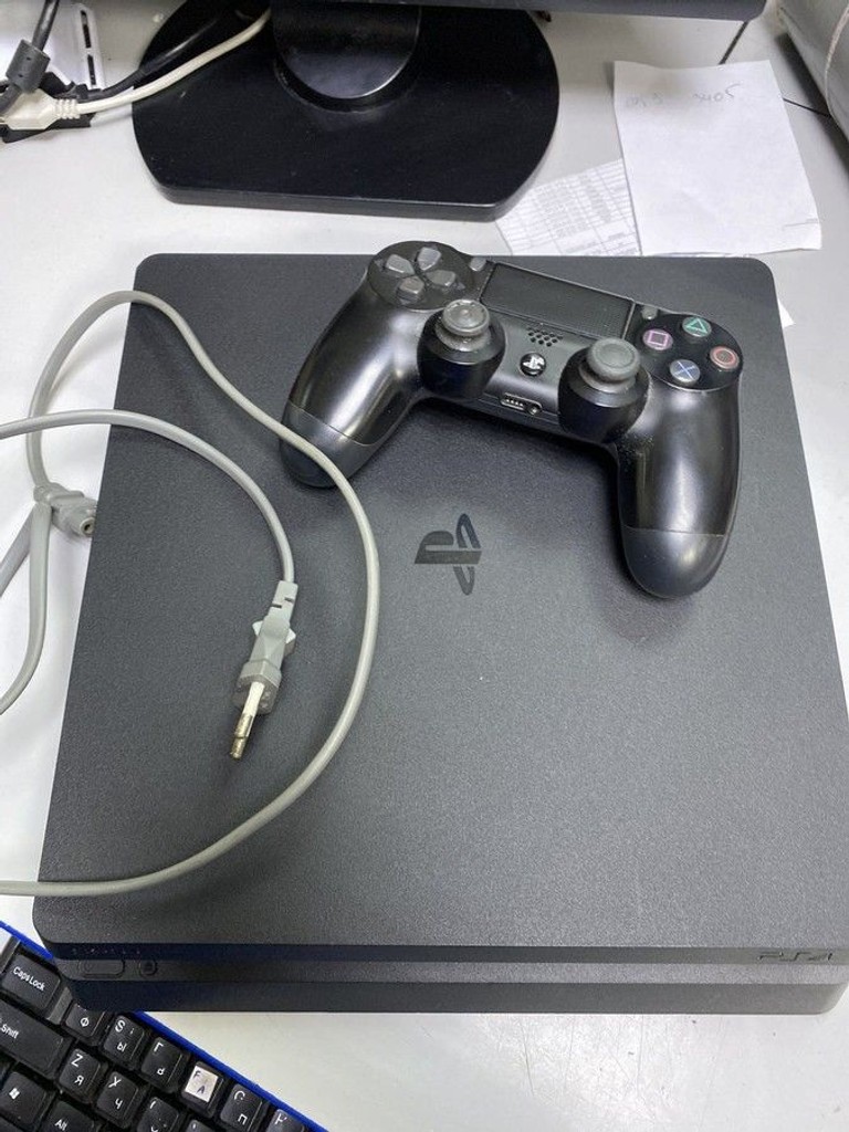 Купити Sony playstation 4 slim 500gb Б/У
