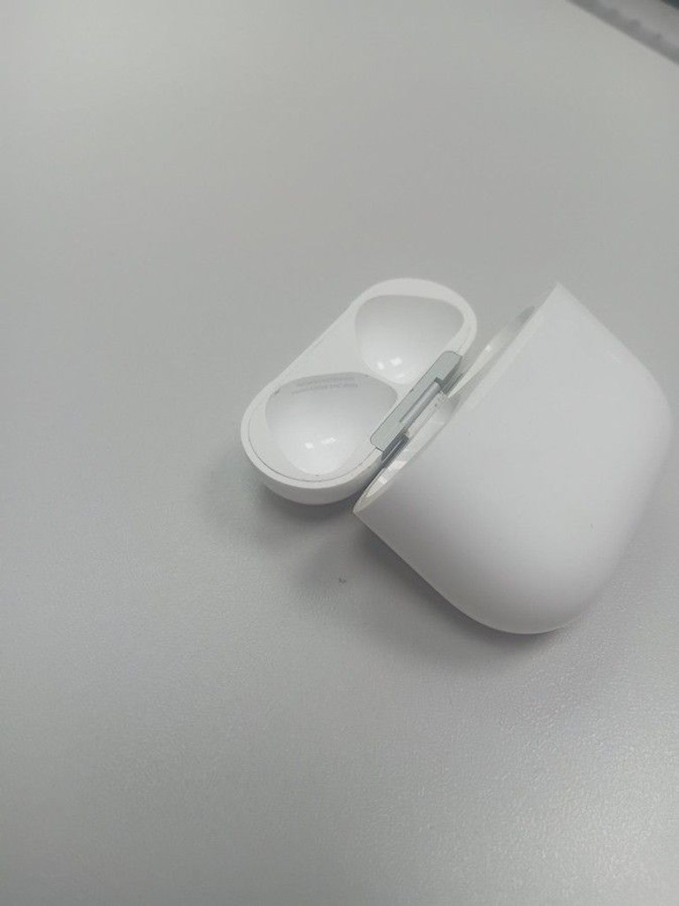 Дешево Apple airpods 4 з ломбарду
