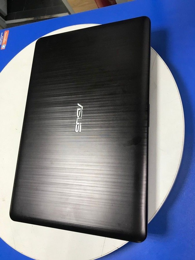 Дешево Asus 15/pentium n4200 ddr3/4gb ddr3/hdd 500 gb/ssd *відсутній/geforce 920mx 2gb з ломбарду
