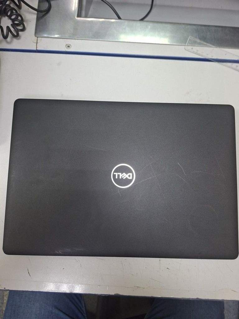 Дешиво Dell 15/core i5 8250u ddr4/8gb ddr4/hdd *відсутній/ssd 256 gb/*інтегрована с ломбарда