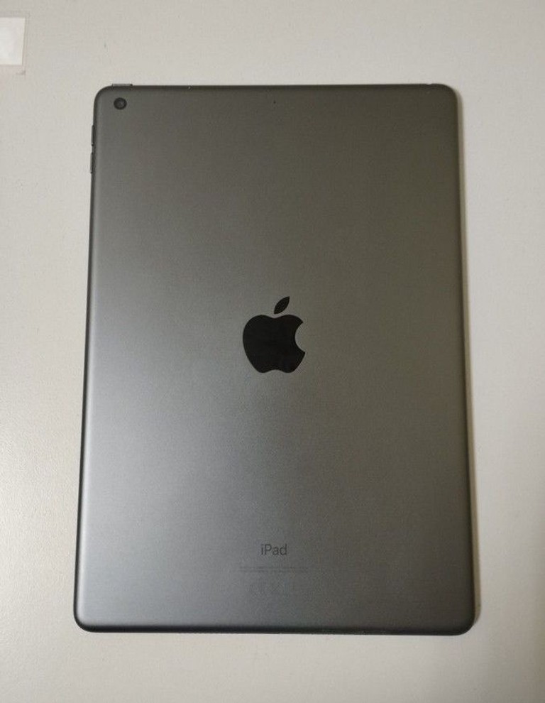 Дешево Apple ipad 8 wifi 32gb 4g з ломбарду