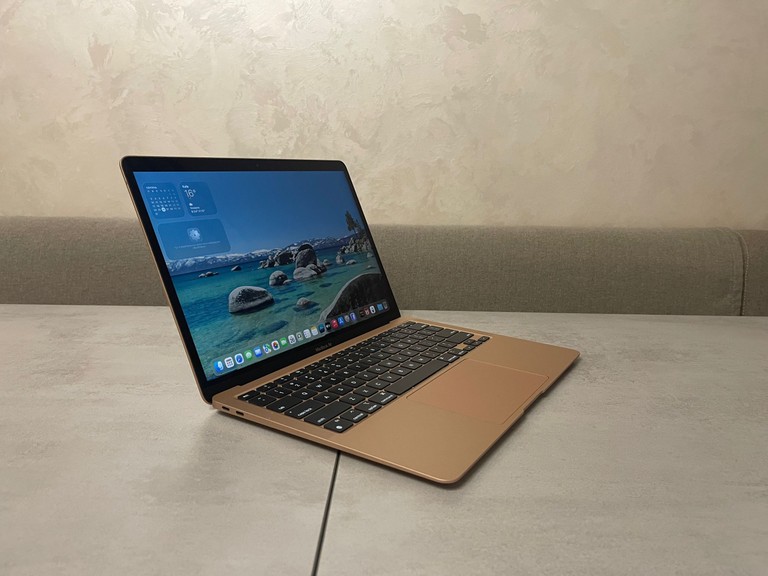 Дешево Apple MacBook Air A2337 2020рік з ломбарду