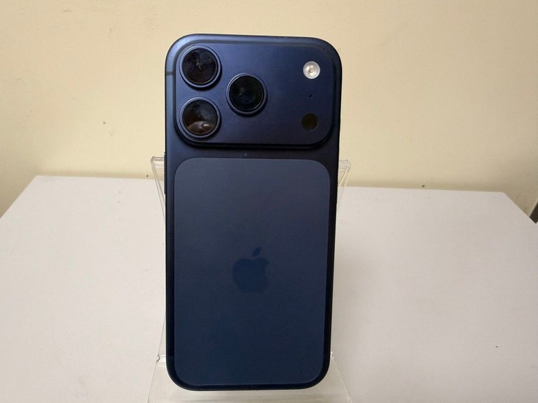 Дешиво Apple iPhone 17 Pro 256GB Deep Blue (MG8J4) с ломбарда