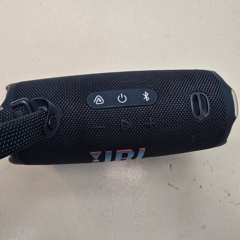 Объявление JBL Charge 6 Black Б/У