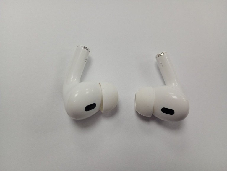 Дешиво Apple airpods pro 2nd generation with magsafe charging case usb-c с ломбарда