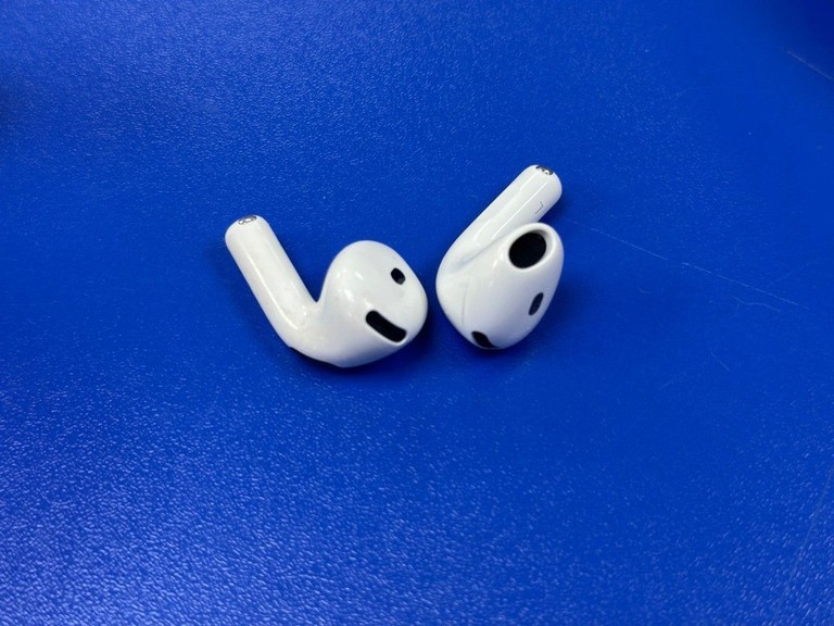 Apple airpods 4 with active noise cancellation Код:01-201123720. Зображення 8