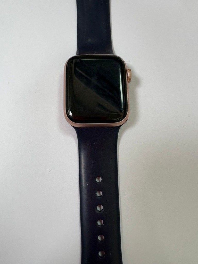 Купити Apple watch nike series 6 gps 40mm aluminum case Б/У