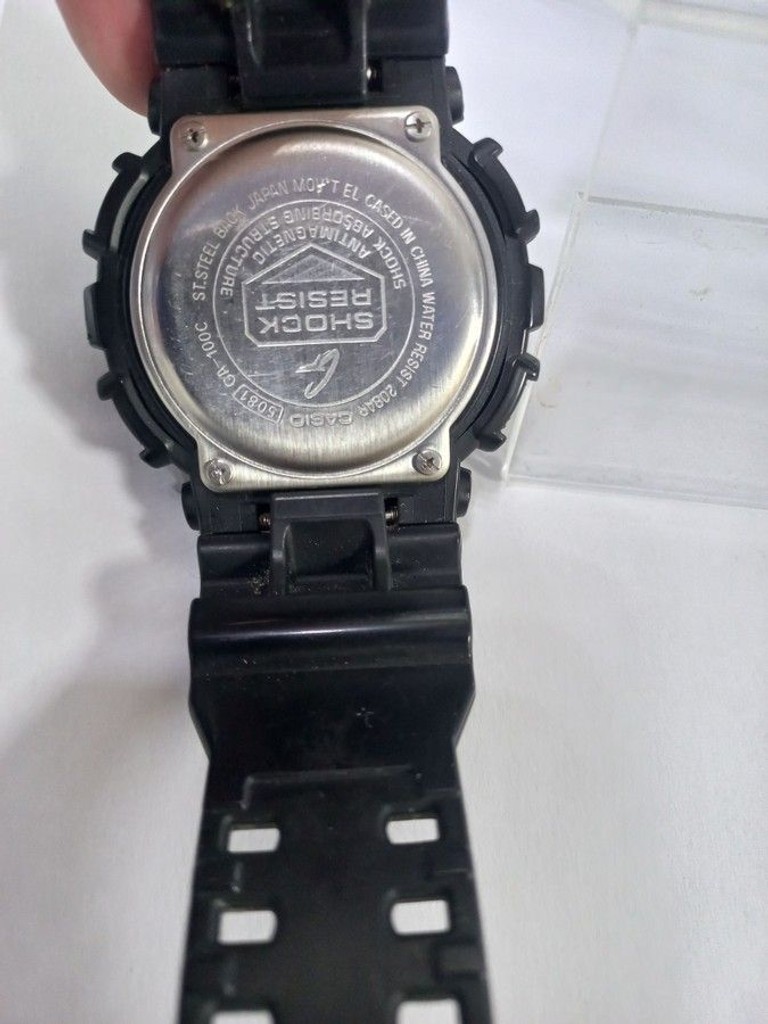 Дешиво Casio ga-100c с ломбарда