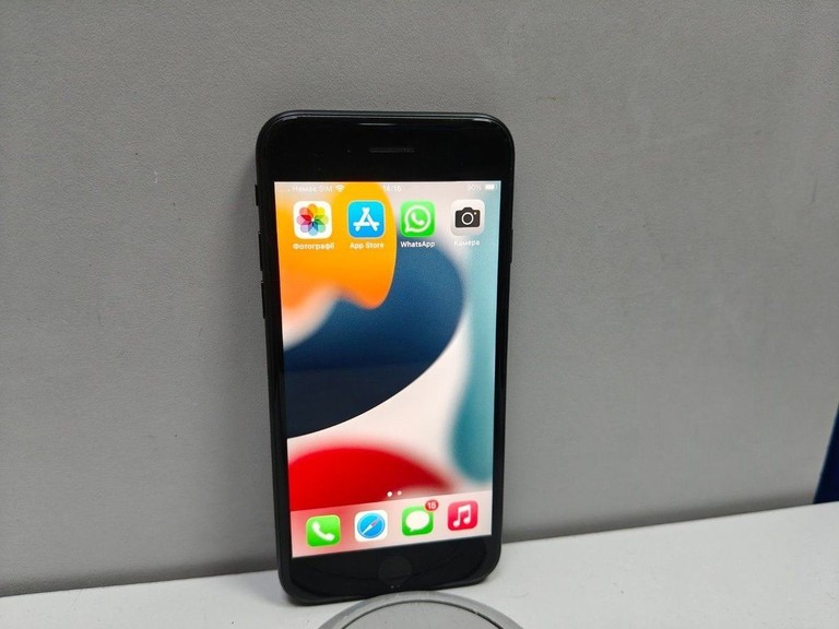 Купити Apple iPhone SE 2020 128GB Black Slim Box (MHGT3) Б/У