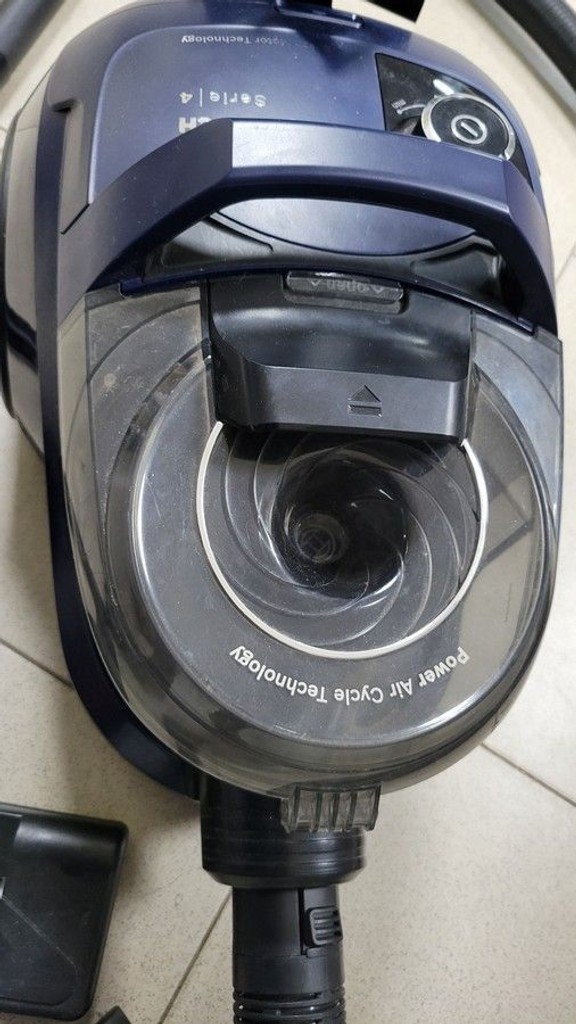 Оголошення Bosch Serie 4 BGS21X320 Б/У