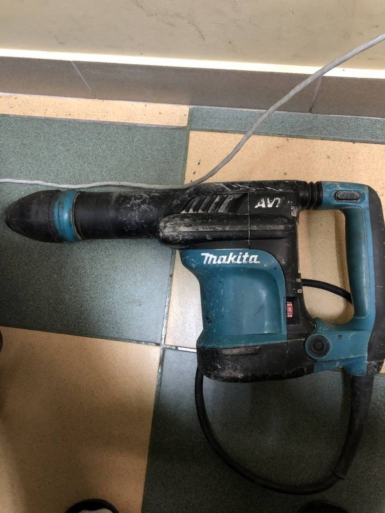 Makita HM0871C