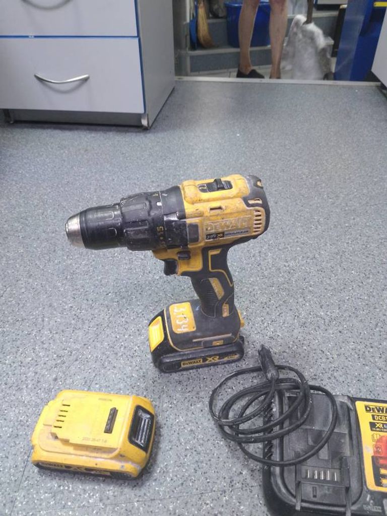 DeWALT DCD777L2T_1