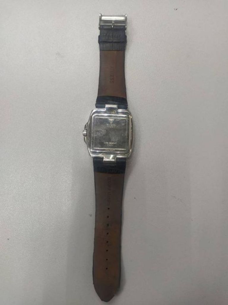 Guess w14515l1