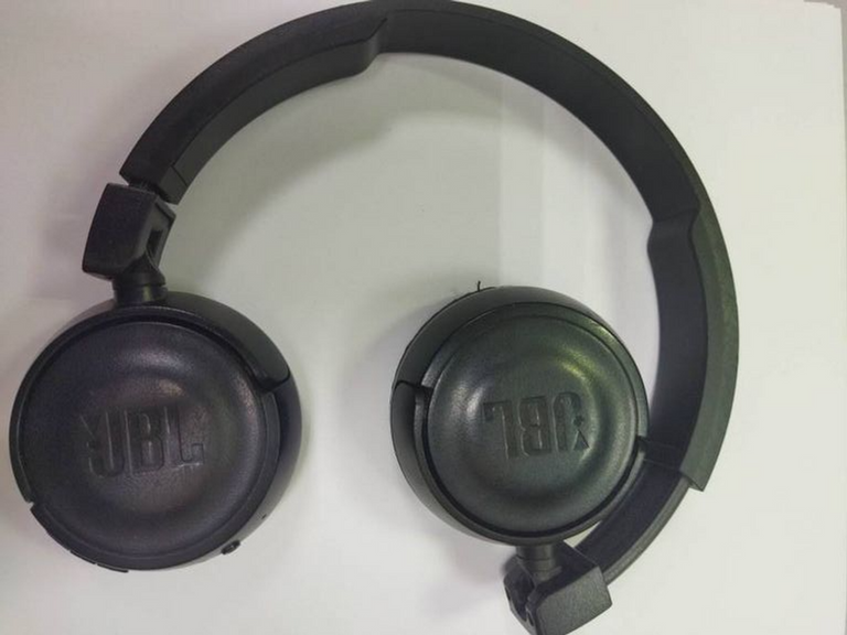 Объявление Jbl t450bt Б/У