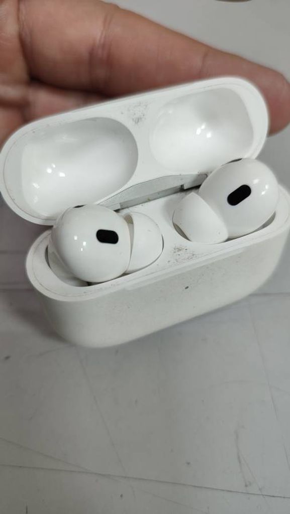 Apple AirPods Pro 2nd generation (MQD83)